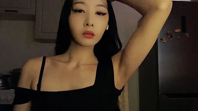 Fudzik0 现场性爱视讯表演