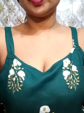 Sweety4u97 现场性爱视讯表演
