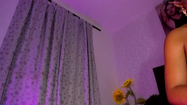 Selena_fox24's Webcam Show