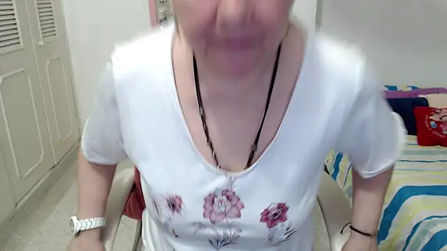leonela_69's Live XXX Chat
