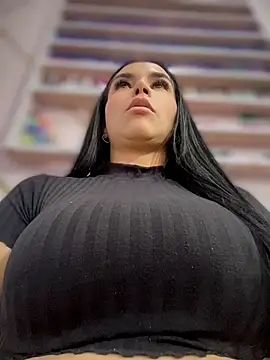 Naatalia 现场性爱视讯表演