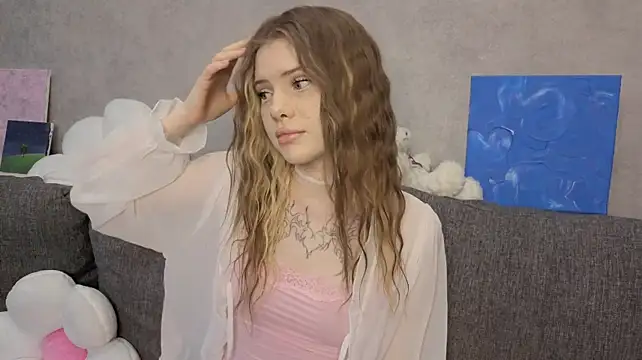 CarolinePepper's Webcam Show