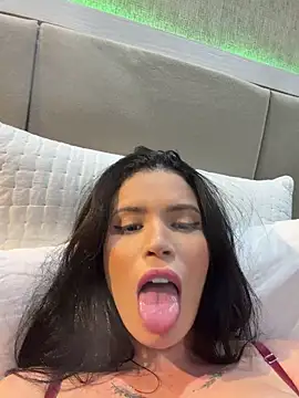 Rafaellaz 现场性爱视讯表演