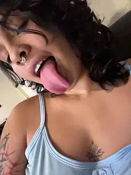 Alice_surprise's Webcam Show