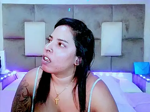 indiantopaz694u's Live XXX Chat