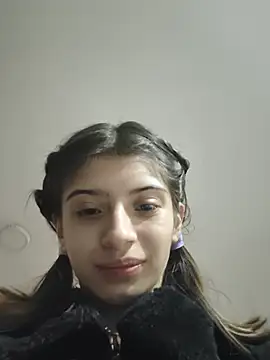 KratosAfroditacs' Live XXX Chat