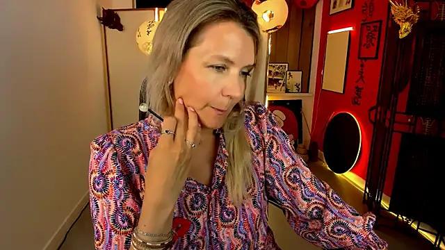 NicoleHitman's Live XXX Chat