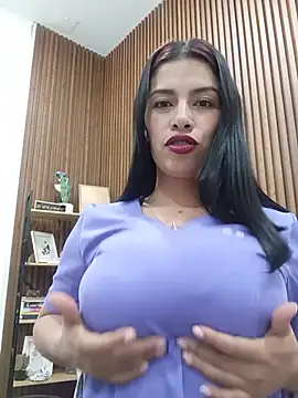 Nathaly_12's Live XXX Chat
