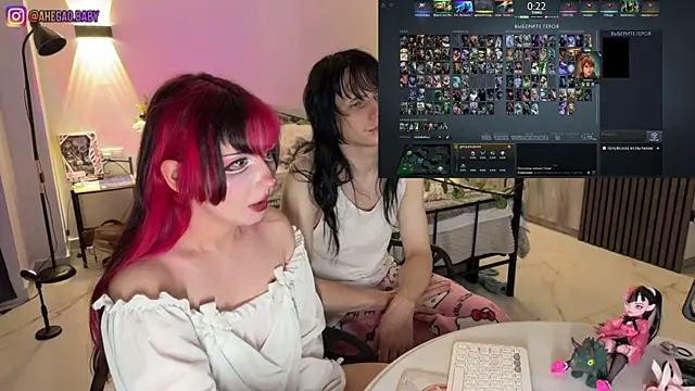 h3ntai_baby's Live XXX Chat