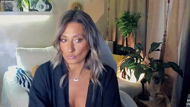 SarahAlluring's Live XXX Chat