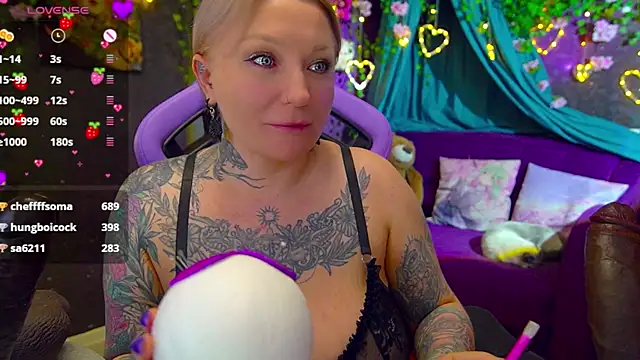 BlackedBarbie 现场性爱视讯表演