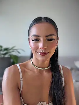 isabella-rouse's Live XXX Chat