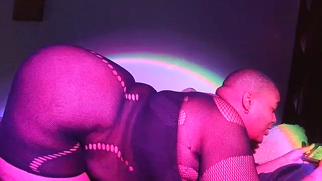Toaoamazonnae's Live XXX Chat