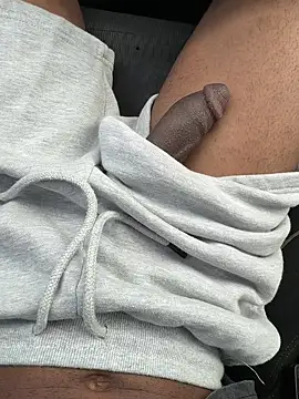 Prettydickboyy 现场性爱视讯表演