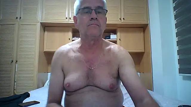 OperaticOmen's Webcam Show