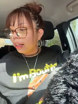 moan4mona's Webcam Show