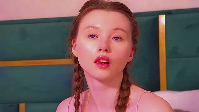 KeiraAsti's Live XXX Chat