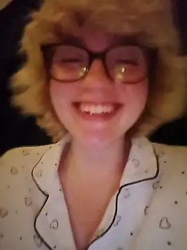 mcjbgfhgjhiiilllufjyf's Webcam Show
