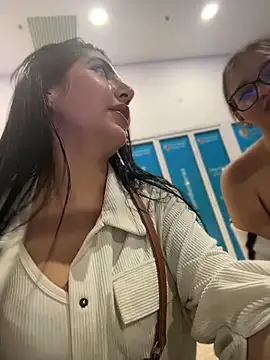 _Nina_1's Webcam Show