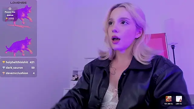 AuroraWrenfield's Live XXX Chat