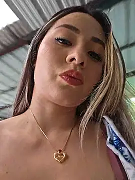 Natasanz 现场性爱视讯表演