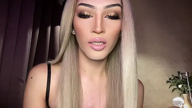 Alicegreenexx's Webcam Show