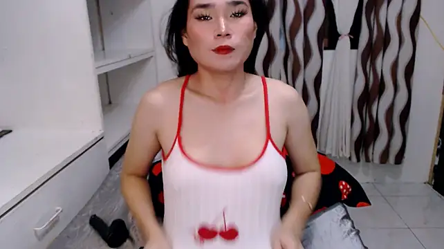ur_luxella's Webcam Show