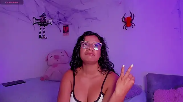 Shophie_thoopson's Webcam Show
