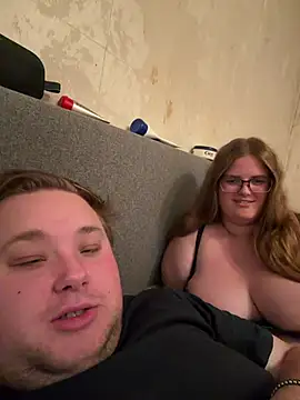 CurvyPaar2's Webcam Show