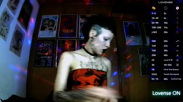 plutonbluemooon333's Live XXX Chat
