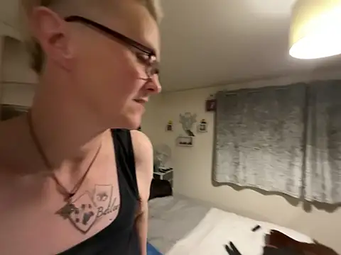 Curvy-Jinx's Webcam Show