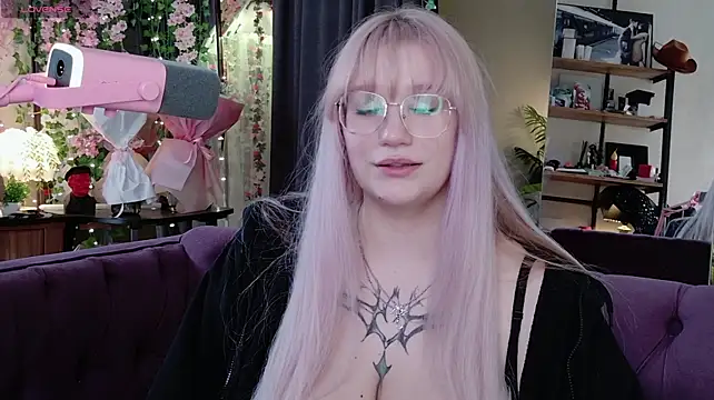 Morvelyn's Webcam Show