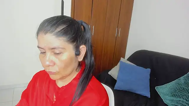kiraGeiner's Live XXX Chat