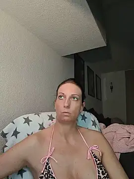 SexyJulia21's Live XXX Chat