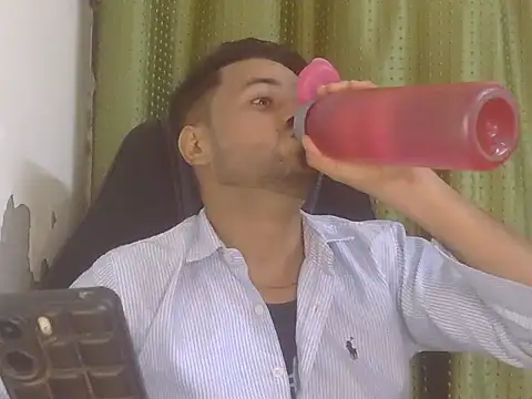 Stubborndesiboy's Webcam Show