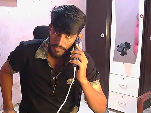 Yuvi_hot's Webcam Show