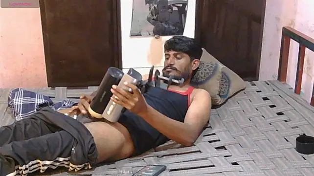 Yuvi_hot's Webcam Show