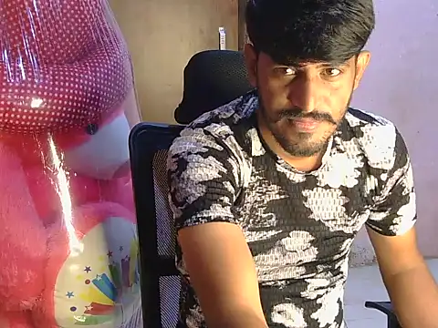 Yuvi_hot's Webcam Show