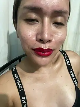 RomanticPearlTS' Webcam Show