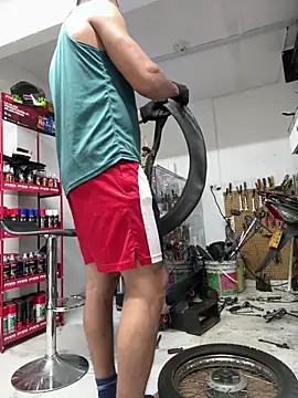 Paul22cm- 现场性爱视讯  表演