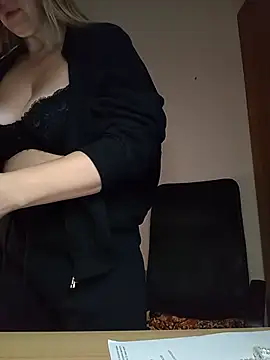 Ami_Foxy's Webcam Show