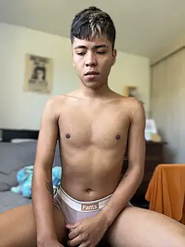 MaxiWildd's Webcam Show