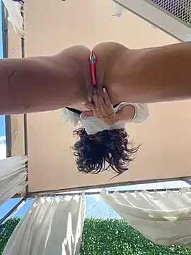 MystiqueXXX's Webcam Show