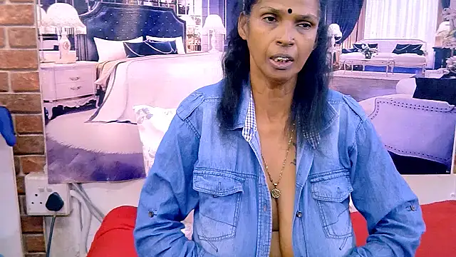 IndianVanya4u2u's Live XXX Chat