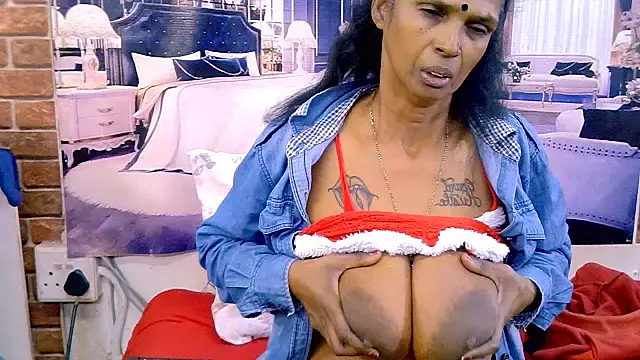 IndianVanya4u2u's Live XXX Chat