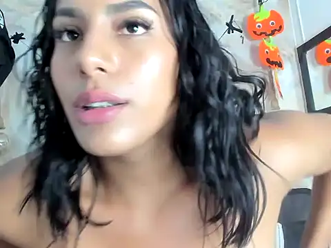 sasha_smith18's Webcam Show
