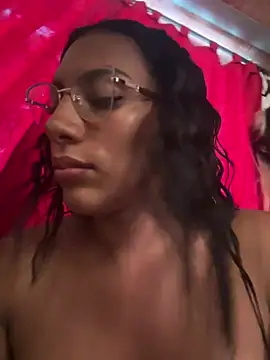 sasha_smith18's Webcam Show