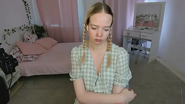 BellaMontgomery's Live XXX Chat