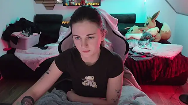 Melly4You's Webcam Show