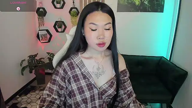 LunaPurrr's Live XXX Chat